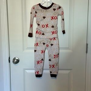 XO Pattern Pajama Set